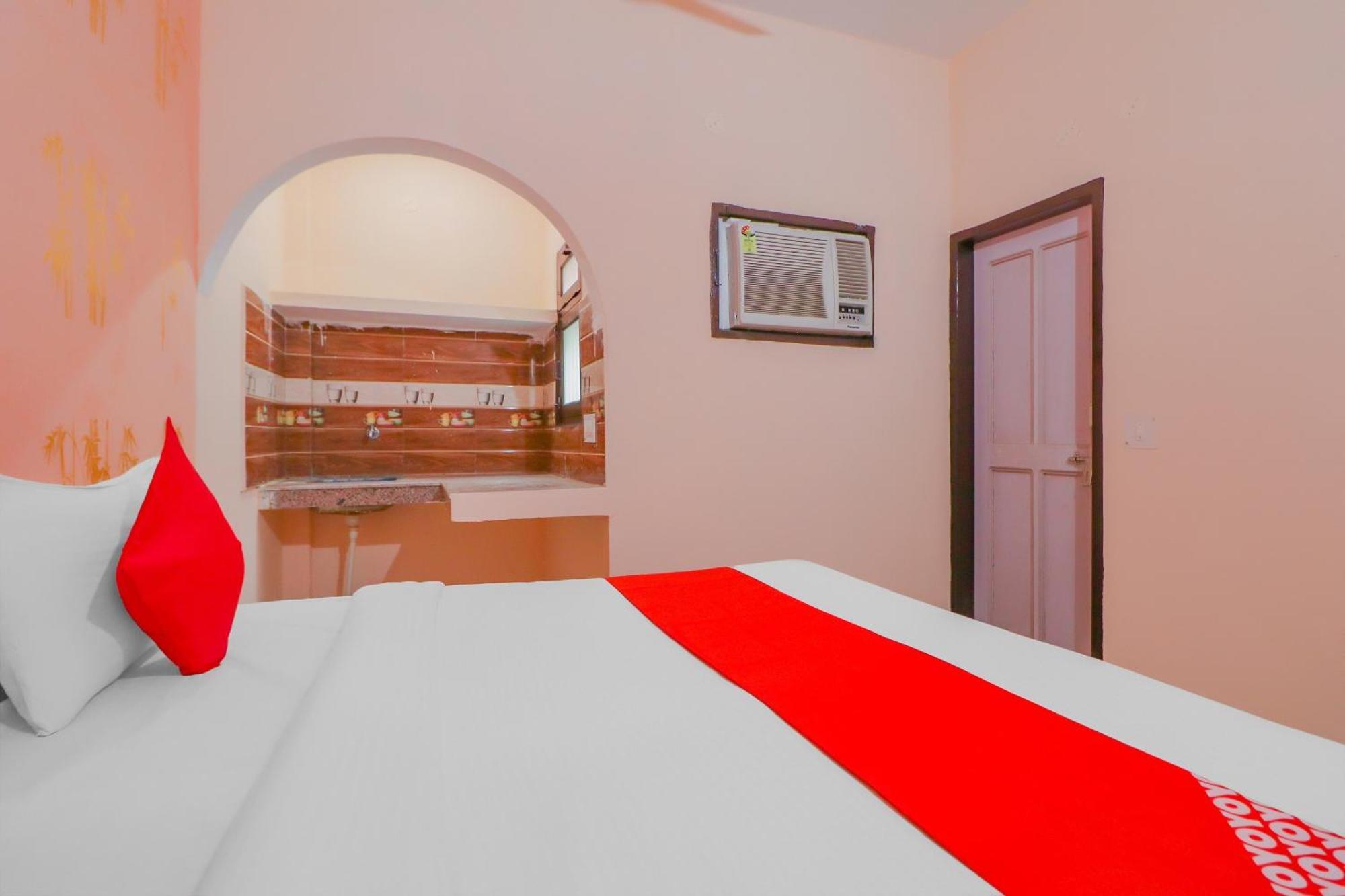 Hotel O Bhardwaj Guest House Garhi Harsaru Exterior foto