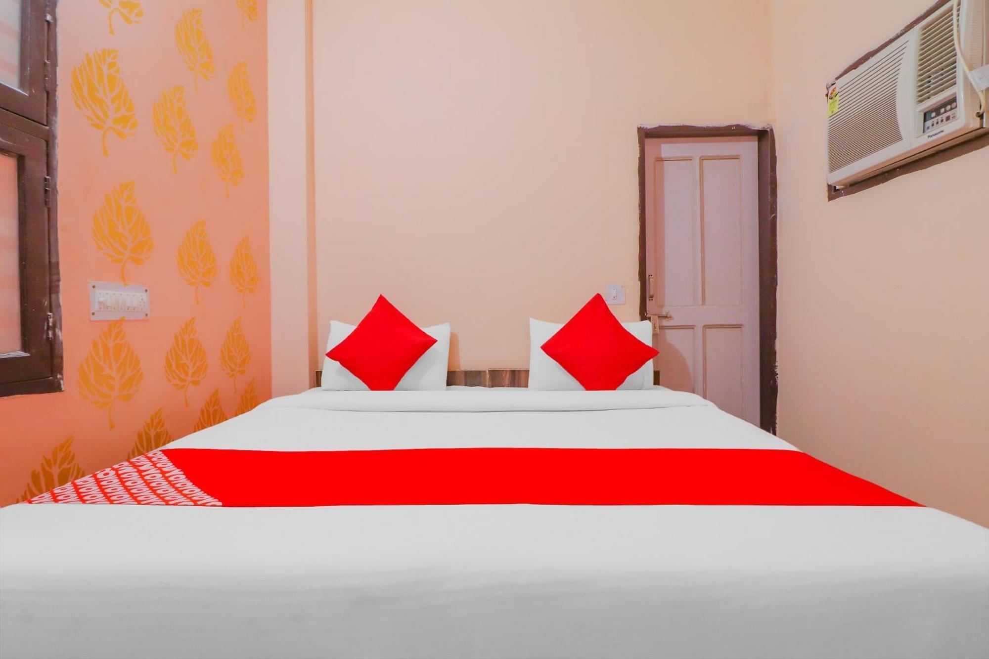 Hotel O Bhardwaj Guest House Garhi Harsaru Exterior foto