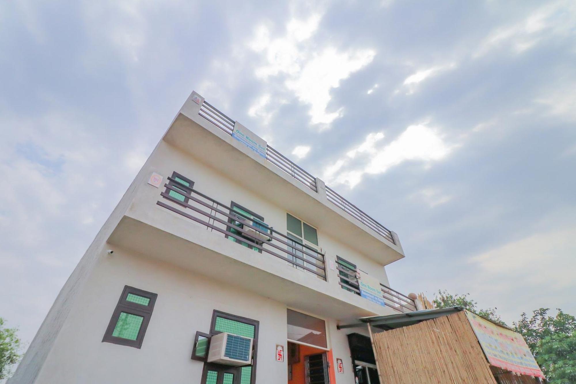 Hotel O Bhardwaj Guest House Garhi Harsaru Exterior foto